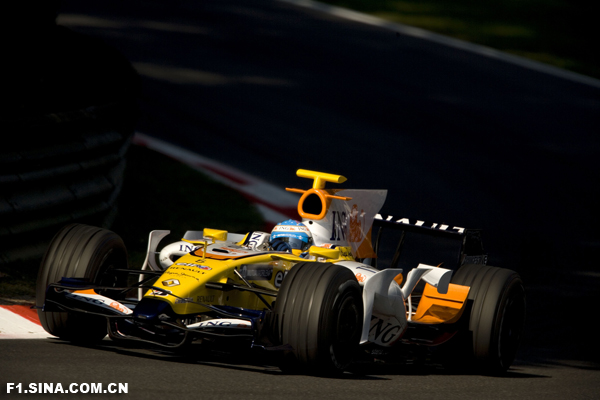 开云平台-包含索伯车队险胜威廉姆斯，阿隆索点燃赛场的词条