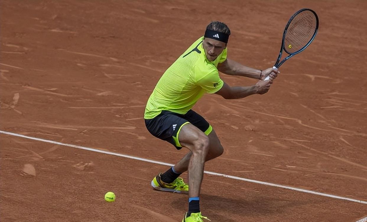 开云体育-法网逆转年终总决赛，兹维列夫关键制胜的简单介绍