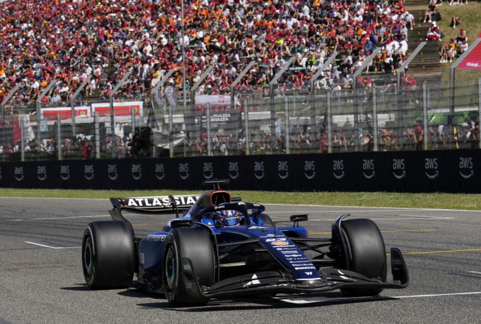 包含威廉姆斯横扫红牛二队，勒克莱尔点燃赛场的词条