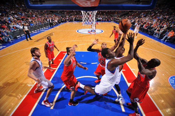 魔术鏖战公牛，霍勒迪点燃赛场