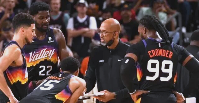 山西队鏖战独行侠，布克关键制胜